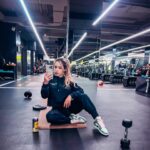 Stephanie Herela Instagram - Gym moments @topstretching.me @topgym.me #Dubai #gym