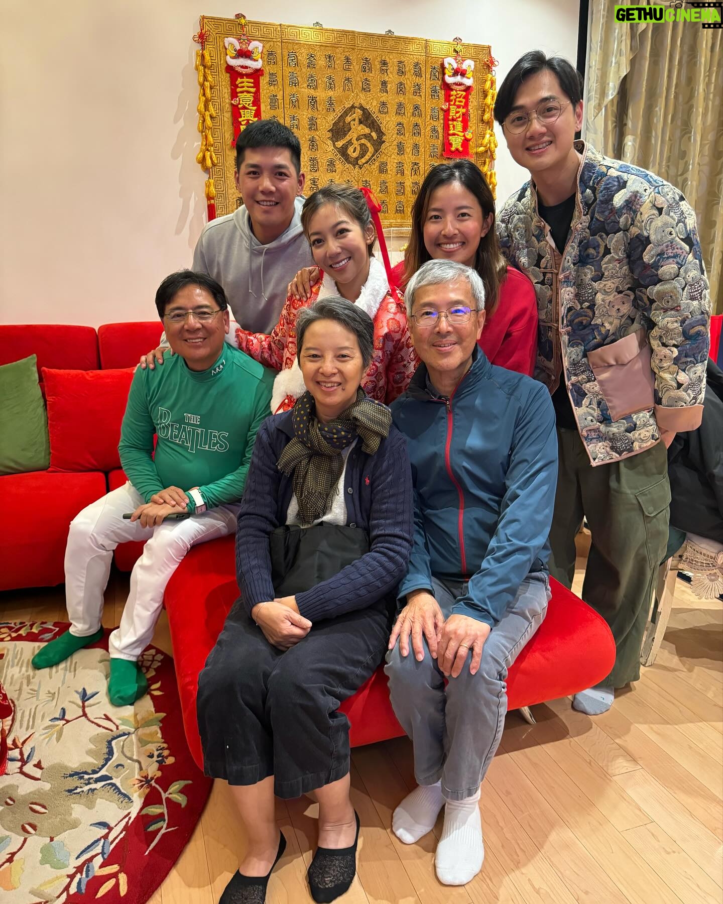 Stephanie Ho Instagram - The first wonderful thing that happened in the year of dragon is TIFFFUUU coming back to home kong! We used to be together 24/7 and I still remember when she had to move to the states for golf I cried so much at the airport, I even made her a sketchbook to read on the plane(so me and emo😂) and every time she goes back we send her off together as a family🥲 as time grows, our career paths divide but some things never change. Things like we always make the most stupid jokes, like we still laugh at our moms tgt (it’s friggin childish but I love it😂, only with u ok😂), or like how we always fully support each other even though the other might be dumb sometimes😛 What I’m saying is - when times get tough, I know she’ll always have my back and I’ll always have hers. Our family will always have her family’s back n likewise. It’s a rare relationship to have, one that can only grow from childhood besties and one to treasure forever. Our dream is still to live beside each other when we grow old so we can talk sh*t about others and drink wine everyday. Hell we’ll build our own retirement home if we have to😏😏😏 Super grateful for the Chan’s. So happy to have you back in Hong Kong. Come back soon💓 Love you all🫂 @tiffchangolf @ahhchu12 @cat_chan_ovo @fredcheng83