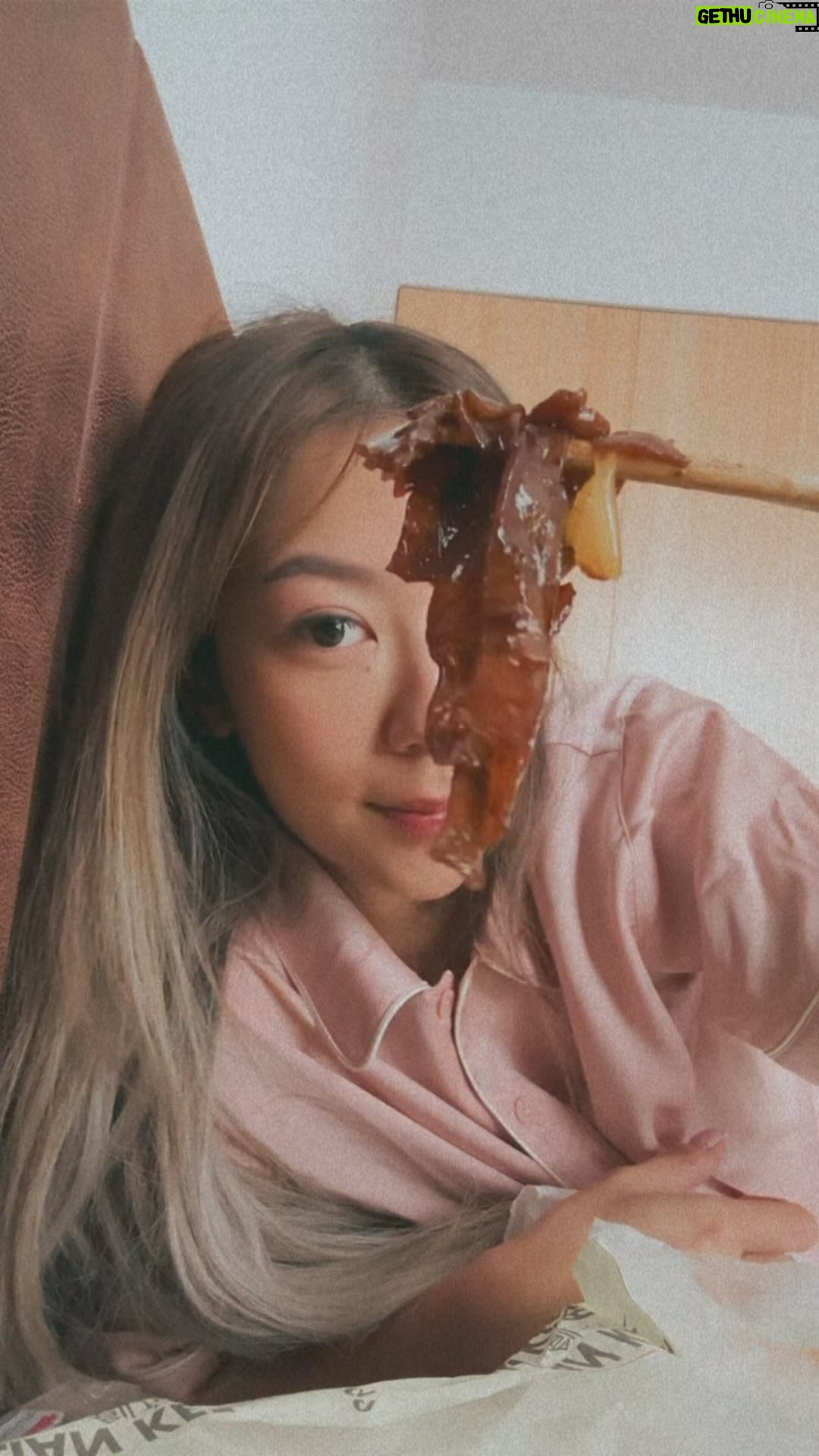 Stephanie Ho Instagram - I like to eat. eat. eat. ππ₯π―π¦ͺπ£ππ₯§π«ππ₯ͺ a mere 10% of what I ate this week while shooting a new travel food showπ I honestly love to explore different foods and itβs great to work on something Iβm passionate about ππ« grateful for new beginnings in 2024!