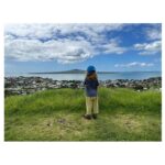 Stephanie Sigman Instagram – 🇳🇿 💙

1. Favorite jeans of the season 
2. Takapuna 
3. Auckland Zoo
4. Mama Working 
5. 🚀 hugger 
6. Hawk ( with a kiwi accent) 
7. Joy and I about to watch ‘THE PICTURE OF DORIAN GRAY’ play with the most mind Blowing  performance of #ErynJeanNorvill 🙌🏽👏🏽
8. Happiness 
9. Black Sand beach 
10. Best bussiness name