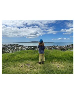 Stephanie Sigman Instagram - 🇳🇿 💙

1. Favorite jeans of the season 
2. Takapuna 
3. Auckland Zoo
4. Mama Working 
5. 🚀 hugger 
6. Hawk ( with a kiwi accent) 
7. Joy and I about to watch ‘THE PICTURE OF DORIAN GRAY’ play with the most mind Blowing  performance of #ErynJeanNorvill 🙌🏽👏🏽
8. Happiness 
9. Black Sand beach 
10. Best bussiness name
