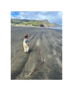 Stephanie Sigman Instagram - 🇳🇿 💙

1. Favorite jeans of the season 
2. Takapuna 
3. Auckland Zoo
4. Mama Working 
5. 🚀 hugger 
6. Hawk ( with a kiwi accent) 
7. Joy and I about to watch ‘THE PICTURE OF DORIAN GRAY’ play with the most mind Blowing  performance of #ErynJeanNorvill 🙌🏽👏🏽
8. Happiness 
9. Black Sand beach 
10. Best bussiness name