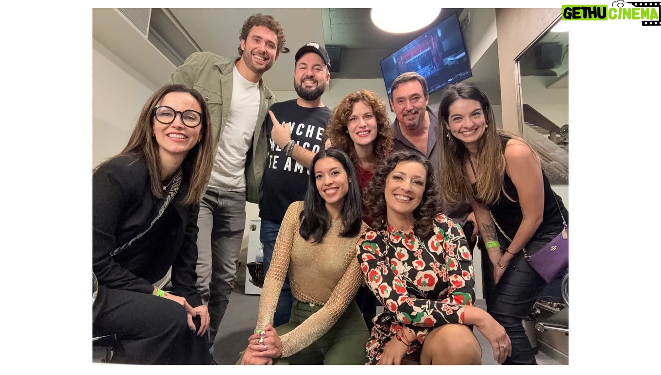 Stephanie Sigman Instagram - Sintiéndolo mucho…Siempre Anoche me cagó un pájaro - buenisima suerte no ? - @jsabinaoficial le dedico una canción a mi amigo @cealcuadrado .Nos dieron las 10 y las 11, las 12 y la una … y la pasamos de lo más lindo. @marabarros me cautivó hasta los huesos Solo extrañamos a @leivaoficial_ y a @leondearanoa 💋 Eres grande @jsabinaoficial ❤️🔥
