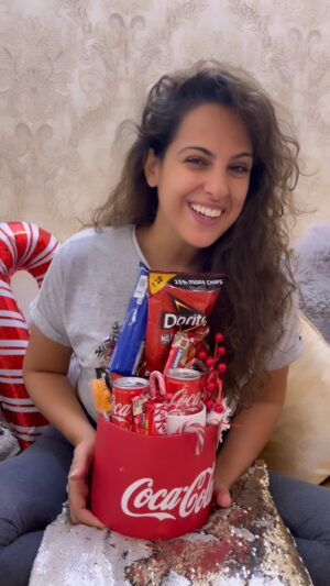Stephanie Siriwardhana Instagram - 🤩♥️⭐️ GIVEAWAY TIME! 🤩♥️⭐️ 

Happy New Year!! So You can win this absolutely amazing hamper with delicious goodies from @cocacola_sl 🥰🎁! All you have to do is:
.
✅ Follow me @stephaniesiriwardhana 
.
✅ Follow @cocacola_sl 
.
✅ Tag two friends 
.
✅ Share your favourite Christmas memory with me in the comments below! ✨🎁
.
Good luck!!! The Winner will be announced on 11th January 2023 🤩🥰♥️

#Christmas2022 #ChristmaswithCocaCola #giveaway #srilanka #cocacola #realmagic #lifewithCocaCola #christmas #2023 #newyear