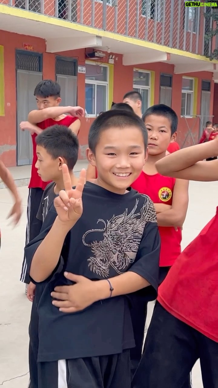 Stephanie Siriwardhana Instagram - These kids train hard, are insanely talented are super strong and completely stole my heart. 🥹🥰♥️ . 🎥 @sachka.w . #love #china #meihuaquan #meihua #family #train #strong #talented #weapons #childrenoftheworld #myheart