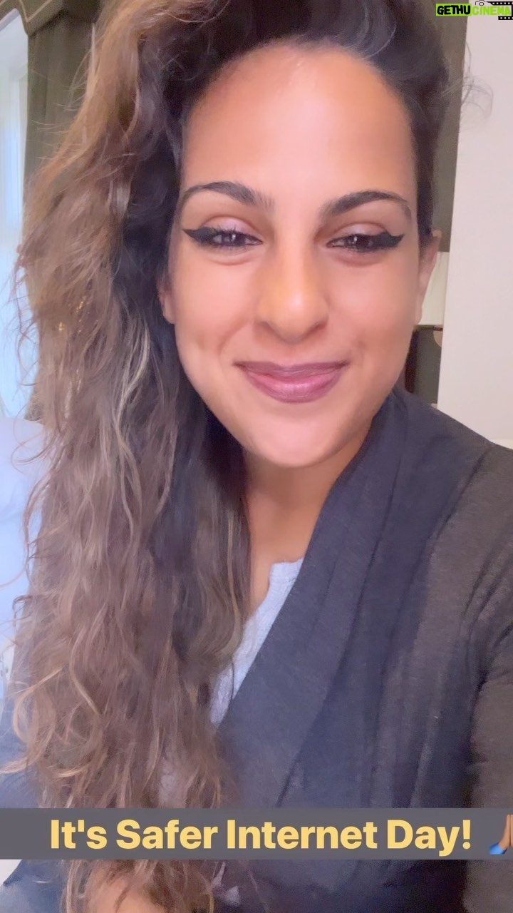 Stephanie Siriwardhana Instagram - Itโs time to put an end to being scammed when shopping online!! Itโs important to be safe not only as a customer but also as an online business owner too ๐ฉ๐ปโ๐ผ๐ I have partnered with @meta to raise awareness about being safe in E-Commerce and how we can take necessary precautions to stay safe from e-commerce scams โ
โฅ๏ธ You can end it, if you know it! Letโs build a safer internet marketplace for everyone ๐ #StaySafeWithMeta #SaferInternetDay