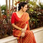 Stephanie Siriwardhana Instagram - Avurudu vibes are in the air, and what’s a festive season without a little glitz! 💫 What’s your Avurudu style? Jewelry details: A 22kt gold necklace, bangle, and ring set that’s perfect for making a statement this Avurudu. #PureGoldByTiesh #EverydayElegance #TimelessAdornments #GoldGlow #DailyLuxury #GoldStatement #GoldenTouches #JewelryLover #GoldenMoments #LuxuryEveryday