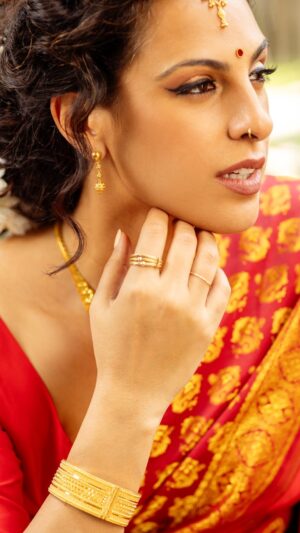 Stephanie Siriwardhana Instagram - The Greatest thing You'll ever learn Is Just to Love and be Loved in Return... 

♥️

#natureboy #puregold #puregoldbytiesh #tamil #tamilan #the #greatest #love #justlove #receive #receivelove #jewelry #goldjewellery #srilanka🇱🇰 #tiesh #blessed #joy #grateful