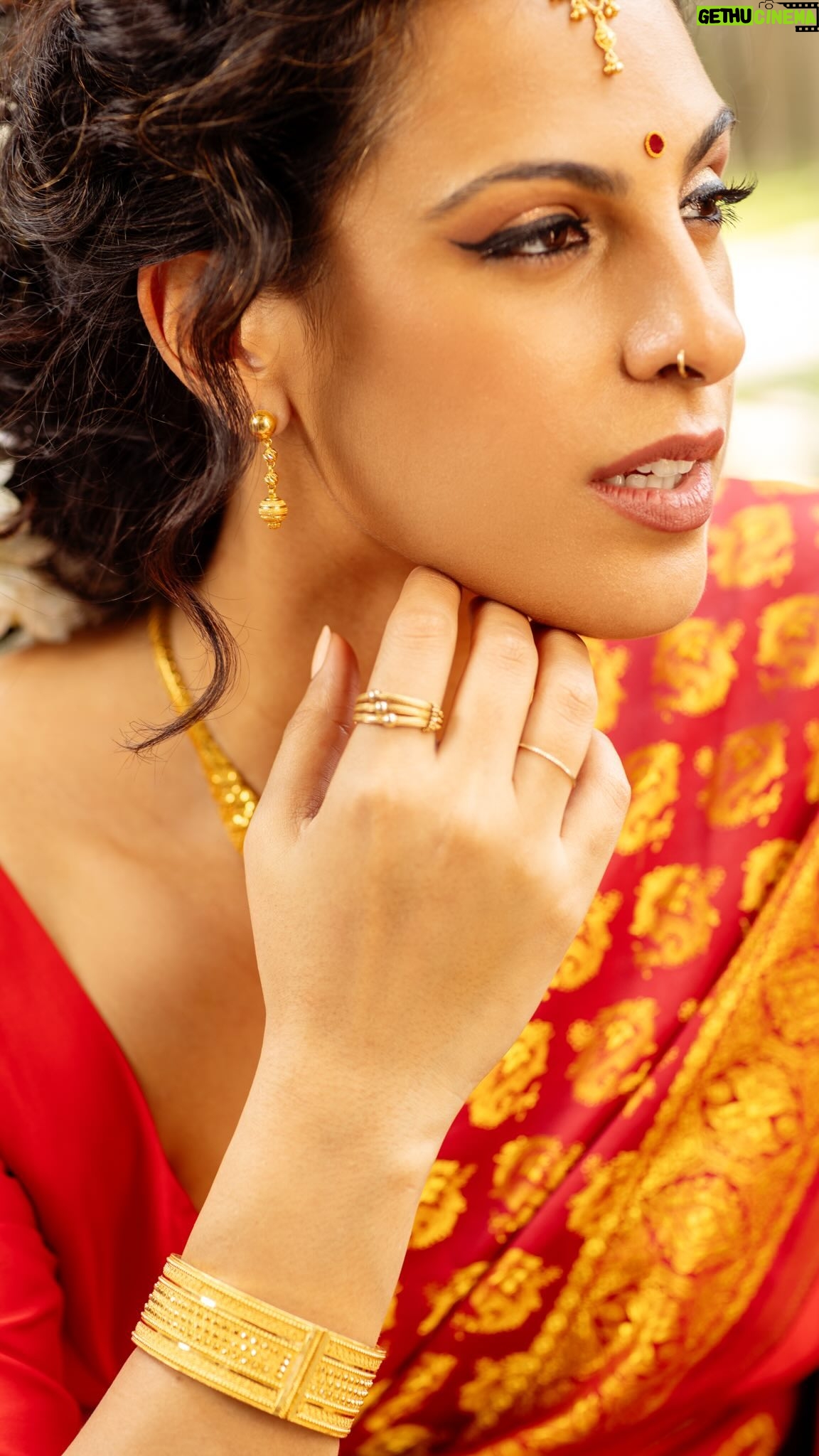 Stephanie Siriwardhana - 5.3K Likes - The Greatest thing You'll ever learn Is Just to Love and be Loved in Return...
♥️
#natureboy #puregold #puregoldbytiesh #tamil #tamilan #the #greatest #love #justlove #receive #receivelove #jewelry #goldjewellery #srilanka🇱🇰 #tiesh #blessed #joy #grateful