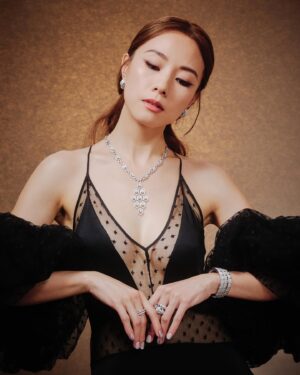 Stephy Tang Lai-Yan Instagram - 𝐖𝐡𝐚𝐭 𝐚 𝐰𝐨𝐧𝐝𝐞𝐫𝐟𝐮𝐥 𝐧𝐢𝐠𝐡𝐭 ✨

@bulgari 
#BVLGARI #BVLGARIHK 
#HongKongFilmAwards2024
#HKFA  #StarsInBvlgari
