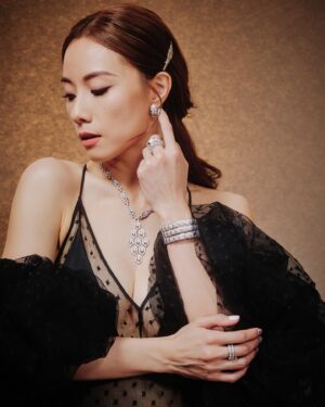 Stephy Tang Lai-Yan Instagram - 𝐖𝐡𝐚𝐭 𝐚 𝐰𝐨𝐧𝐝𝐞𝐫𝐟𝐮𝐥 𝐧𝐢𝐠𝐡𝐭 ✨

@bulgari 
#BVLGARI #BVLGARIHK 
#HongKongFilmAwards2024
#HKFA  #StarsInBvlgari