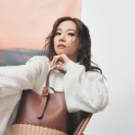 Stephy Tang Lai-Yan Instagram - 聆聽自己身體的聲音 並不是一件奢侈的事 這是不要離「我」太遠的過程 探索自我可能是一輩子的事 默默的 可能你會發現 一些很容易會被忽略的意識 碎碎的念頭 這些那些 都會累積起來成為一些改變 #FigaroDigitalCover #madamefigarohk #loropiana Hair: @myos_ritzlam Makeup : @cyruslee_bridal_makeup