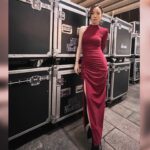 Stephy Tang Lai-Yan Instagram - 相隔多年 龍威和憫情終於再合體了 不過今次係唱歌仔 多謝龍威 @tinyeyes39 邀請 繼續good show🎉🎉🎉 #我無一張清楚嘅台上合照 #有無人有可以send比我 #龍威 #憫情 #鄭中基世界巡迴演唱會2024香港站 styling：#qysytling @queenie_yu Hair ： @myos_ritzlam makeup： CyrusLee