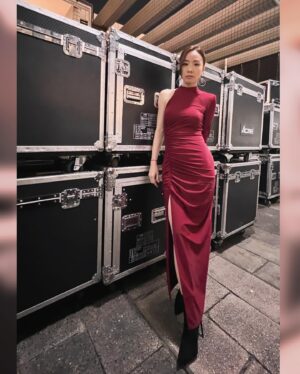 Stephy Tang Lai-Yan Instagram - 相隔多年
龍威和憫情終於再合體了
不過今次係唱歌仔
多謝龍威 @tinyeyes39 邀請
繼續good show🎉🎉🎉

#我無一張清楚嘅台上合照
#有無人有可以send比我
#龍威
#憫情
#鄭中基世界巡迴演唱會2024香港站 

styling：#qysytling @queenie_yu 
Hair ： @myos_ritzlam 
makeup： CyrusLee