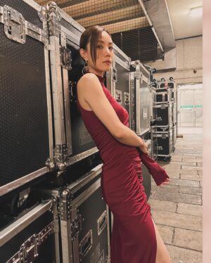 Stephy Tang Lai-Yan Instagram - 相隔多年
龍威和憫情終於再合體了
不過今次係唱歌仔
多謝龍威 @tinyeyes39 邀請
繼續good show🎉🎉🎉

#我無一張清楚嘅台上合照
#有無人有可以send比我
#龍威
#憫情
#鄭中基世界巡迴演唱會2024香港站 

styling：#qysytling @queenie_yu 
Hair ： @myos_ritzlam 
makeup： CyrusLee