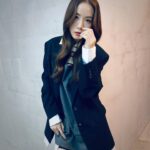 Stephy Tang Lai-Yan Instagram - 我們都是平等的 今天最平等⚖️ 人人生日 人人快樂♥️ #大年初七 #人日快樂 #平等平等 #miumiuSS2024 #qystyling @miumiu