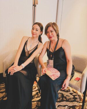 Stephy Tang Lai-Yan Instagram - 還有一些BTS ✨
Po埋就差唔多喇🤓

#圖一二等出場中
#圖三廣告時間
#阿細佬影左好多張無一張得呢張叫好d
#Kim同我好襯
#黑白黑白配
#恭喜yoyo
#我地新戲有一段親密關係♥️
#感謝我的神級團隊
