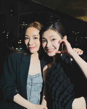 Stephy Tang Lai-Yan Instagram - 還有一些BTS ✨
Po埋就差唔多喇🤓

#圖一二等出場中
#圖三廣告時間
#阿細佬影左好多張無一張得呢張叫好d
#Kim同我好襯
#黑白黑白配
#恭喜yoyo
#我地新戲有一段親密關係♥️
#感謝我的神級團隊