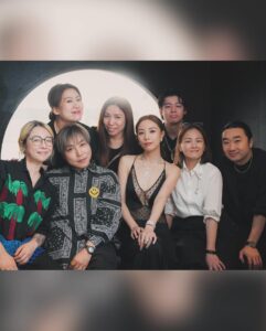 Stephy Tang Lai-Yan Instagram - 還有一些BTS ✨ Po埋就差唔多喇🤓 #圖一二等出場中 #圖三廣告時間 #阿細佬影左好多張無一張得呢張叫好d #Kim同我好襯 #黑白黑白配 #恭喜yoyo #我地新戲有一段親密關係♥️ #感謝我的神級團隊