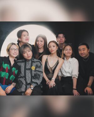 Stephy Tang Lai-Yan Instagram - 還有一些BTS ✨
Po埋就差唔多喇🤓

#圖一二等出場中
#圖三廣告時間
#阿細佬影左好多張無一張得呢張叫好d
#Kim同我好襯
#黑白黑白配
#恭喜yoyo
#我地新戲有一段親密關係♥️
#感謝我的神級團隊