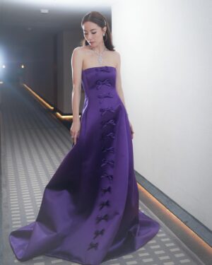 Stephy Tang Lai-Yan Instagram - 💜💜💜

Do you like purple ?

@maisonvalentino 

Make Up : @cyruslee_bridal_makeup 
Hair : @myos_ritzlam 
Styling : @queenie_yu #qystyling