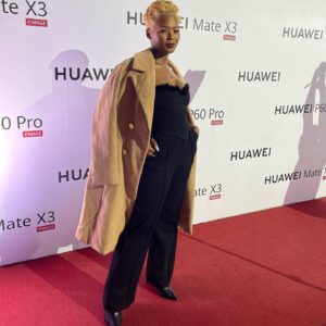 Sthandile Nkosi Instagram - ✮B L O N D E S  H A V E  F U N✮

📷: @monicakobo 

#huawei #huaweip60pro #huaweimatex3 #sthandilenkosi #actress #influncer #event #blondehair #chic