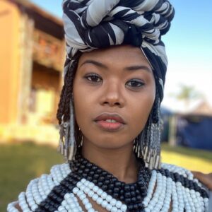 Sthandile Nkosi Instagram - Do you remember Amina from Mr Bones 3 - Son of Bones? ♥️

@mrbonesmovies 

#mrbones3 
#mrbones3sonofbones 
#mrbones3movie 
#costume 
#actress 
#onset
#archives