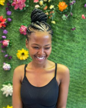 Sthandile Nkosi Instagram - HOW I FEEL AFTER GETTING MY HAIR DONE BY Afro Boutique❤️🤣

*Last Slide* @my_coolash 

Afro Boutique really have the Midas touch. 🥹👏🏾

#haireducation #hairtransformation #hairtheraphy #braiding #braidinghair #africanhair