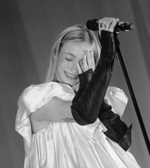 Stien den Hollander Instagram - Afas Live ik kan het nog steeds niet geloven ❤️‍🩹☄️❤️‍🔥❣️ dank aan iedereen die er bij was ⭐️ fotos door @tristanfopma en @marcbymarc