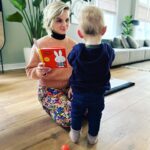 Stijn Fransen Instagram - 1,5 jaar 🤯 onze kleine grote kleine man. Vandaag 24 januari precies 1,5 jaar oud. HALLO HEE wat gaat de tijd snel maar ook zo langzaam. Ben vandaag een beetje labiel hahaha 😜 Ik blijf het een dingetje vinden 6 weken, 6 maanden, 1 jaar 1,5 jaar en straks 2. Oké ik hou op vandaag is gewoon zo’n dag 👋 #anderhalfjaar #kleintjeswordengroot #klein #groot #dreumes #18maanden #moeder #mam #motherhood