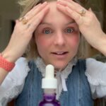 Stijn Fransen Instagram - Hyperpigmentatie 😵‍💫 Ik hoor je denken WAT? Denk aan verschillende soorten donkere vlekken, zoals ouderdomsvlekken, zonnevlekken en pigmentvlekken na puistjes. En dat wil dan niet meer weg. Super stom! Maar @larocheposay heeft een nieuw serum wat je pigmentatie laat verminderen: het Mela B3 serum 💜 Innovatie op het gebied van hyperpigmentatie: multi-gepatendeerd Melaysyl™️ : het nieuwe actieve ingrediënt om hyperpigmentatie te bestrijden als nooit tevoren. Na 1 week al zichtbaar resultaat! Ik heb het getest en ik ben enthousiast zoals je kan zien in het filmpje 💜💙 #larocheposay #MelaB3 #skinlifechangers #hyperpigmentation #skincare #larocheposayskincare