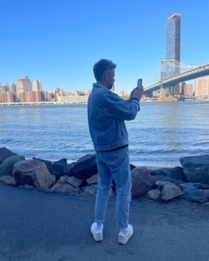 Stijn Fransen Instagram - Magnolia Bakery 🧁 Als of er een engeltje over je tong piest zo lekker. We hadden wat te vieren maar daar later mee over 😉 Oh New York ik mis je 🥰 

#magnoliabakery #cupcakes #smullen #ietstevieren #stiekem