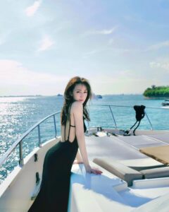Actress Suan Chen HD Instagram Photos and Wallpapers April 2024