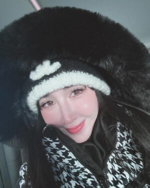 Suan Chen Instagram - 🏍️
和老爸飆車