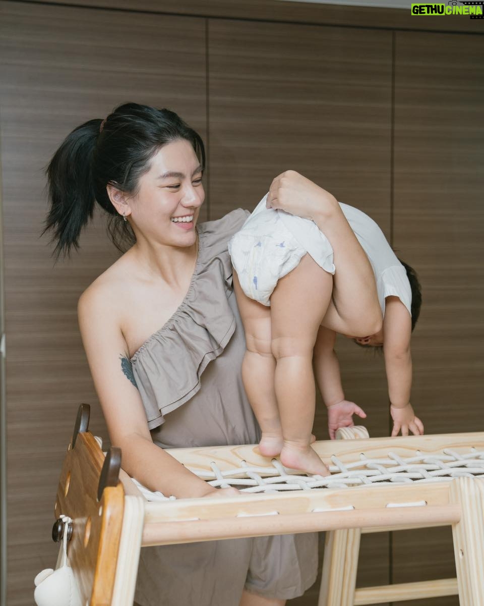 Suan Wang - 2.7K Likes - 為母則強,
真的是我成為一位母親很深的體悟,
會為了保護照顧孩子,
成為那個強大韌性的媽媽。
以前當少女脾氣說來就來,
起床氣根本是與世界為敵!
現在只要至尊寶半夜發出任何一個細小的聲音,我都會立刻彈跳起來~
我一直在尋找可以睡過夜的尿布,
讓我不用半夜起來換尿布,
避免漏尿導致至尊寶衣服或是床單沾濕,
除了容易感冒,
孩子也容易身上有濕疹~
終於被我試到舒比廠商合作邀約,
歐洲產地製造頂級抗敏,
有6項安全標章認證!
孩子24小時都需要穿著尿布,
所以當然更需要注意選材質!
還有原料、產地是否真的安全!
24小時都讓寶寶擁有保護力,
植萃環保材料,
奈米透氣膜-外層摸得到的濕熱氣~
還有最重要睡過夜不滲透,
舒比擁有歐洲速乾專利,
U型導流結構、12小時長效鎖水抓。
至尊寶12小時睡起來,
屁屁真的是乾的~
第一次夜晚使用,我半夜摸尿布,
都從外層摸得到的濕熱氣,
透氣度非常好。
現在有活動哦!
在MOMO買舒比滿399就送
ENBLANC頂級經典純水濕紙巾
活動期間 7/31-8/10
#MOLTEX舒比 #無慮紙尿褲 #尿布也有強大保護力 #德國品牌歐洲製造