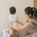 Suan Wang Instagram - 為母則強， 真的是我成為一位母親很深的體悟， 會為了保護照顧孩子， 成為那個強大韌性的媽媽。 以前當少女脾氣說來就來， 起床氣根本是與世界為敵！ 現在只要至尊寶半夜發出任何一個細小的聲音，我都會立刻彈跳起來～ 我一直在尋找可以睡過夜的尿布， 讓我不用半夜起來換尿布， 避免漏尿導致至尊寶衣服或是床單沾濕， 除了容易感冒， 孩子也容易身上有濕疹～ 終於被我試到舒比廠商合作邀約， 歐洲產地製造頂級抗敏， 有6項安全標章認證！ 孩子24小時都需要穿著尿布， 所以當然更需要注意選材質！ 還有原料、產地是否真的安全！ 24小時都讓寶寶擁有保護力， 植萃環保材料， 奈米透氣膜-外層摸得到的濕熱氣～ 還有最重要睡過夜不滲透， 舒比擁有歐洲速乾專利， U型導流結構、12小時長效鎖水抓。 至尊寶12小時睡起來， 屁屁真的是乾的～ 第一次夜晚使用，我半夜摸尿布， 都從外層摸得到的濕熱氣， 透氣度非常好。 現在有活動哦！ 在MOMO買舒比滿399就送 ENBLANC頂級經典純水濕紙巾 活動期間 7/31-8/10 #MOLTEX舒比 #無慮紙尿褲 #尿布也有強大保護力 #德國品牌歐洲製造