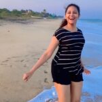 Subiksha Instagram - Weekend beach vibes !! 💃🏻💃🏻🤍🤍 I’m happy anywhere I can see the ocean 🌊 #happykid #beachbabe #weekendvibes #lifeisbeautiful