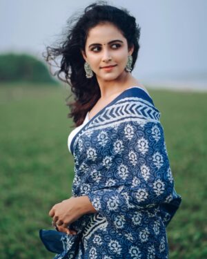 Subiksha Instagram - “Every saree tells a story , can you read mine..?“

💙🤍

conceptualization : @arunprajeethm
MUA : @jeru_bridal_studioo 
Saree @nesavaruviboutique 
Blouse @sesha_bridalwear
Photography : @xposurestudio.in 

#saree #sareelove #blue #love #trending #attractive #prettygirl #beach #girl #sareegirl