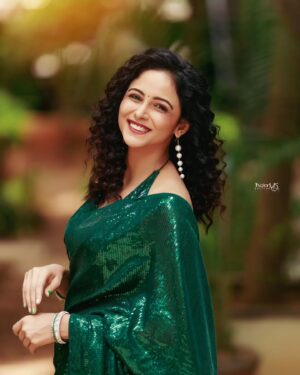Subiksha Instagram - Dazzling @subikshaoffl for #chandramukhi2 promotions! 💚
.
#chandramukhi2 from September.15th!
@lycaproductions
.
Saree @hafsaaddotcom 
Photography & retouch  @thivakar.photo