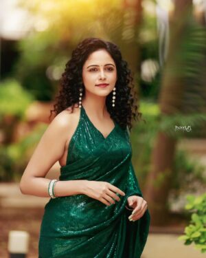 Subiksha Instagram - Dazzling @subikshaoffl for #chandramukhi2 promotions! 💚
.
#chandramukhi2 from September.15th!
@lycaproductions
.
Saree @hafsaaddotcom 
Photography & retouch  @thivakar.photo