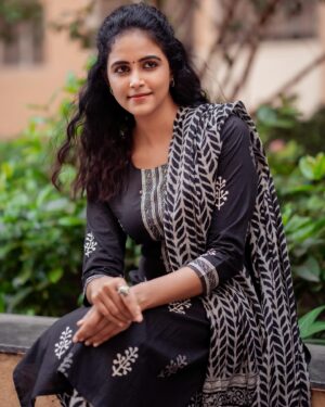 Subiksha Instagram - I would say something catchy, but i already got your attention 🌟🖤

conceptualization : @arunprajeethm 
MUA : @jeru_bridal_studioo 
Costume : @sesha_bridalwear 
Photography : @xposurestudio.in 

#salwar #tradition #attractive #photooftheday #prettygirl #nomakeuplook #newpost #blackandwhite #photography #wavycurls #mesmerizing #curlygirl #love
