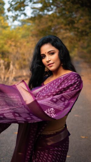 Subiksha Instagram - மாலையில் யாரோ மனதோடு பேச 🪻

❤️காதல்❤️

Saree , hair & makeup : @lk_makeup_trainer 
Photography & videography : @thephotopeople_chennai 
Jewellery : @jewelhub_chennai 
Conceptulization : @arunprajeethm 

#sareefashion #saree #blousedesigns #sareegirl #sk #Actress #trendingreels #love #southindiansaree #tamilponnu #subikshafansclub #subikshakrishnan #reels #instagram #traditional #retro #actresslife #kanmani #purple #sareeshoot #SouthIndiaActress #chennaiponnu #popularreels