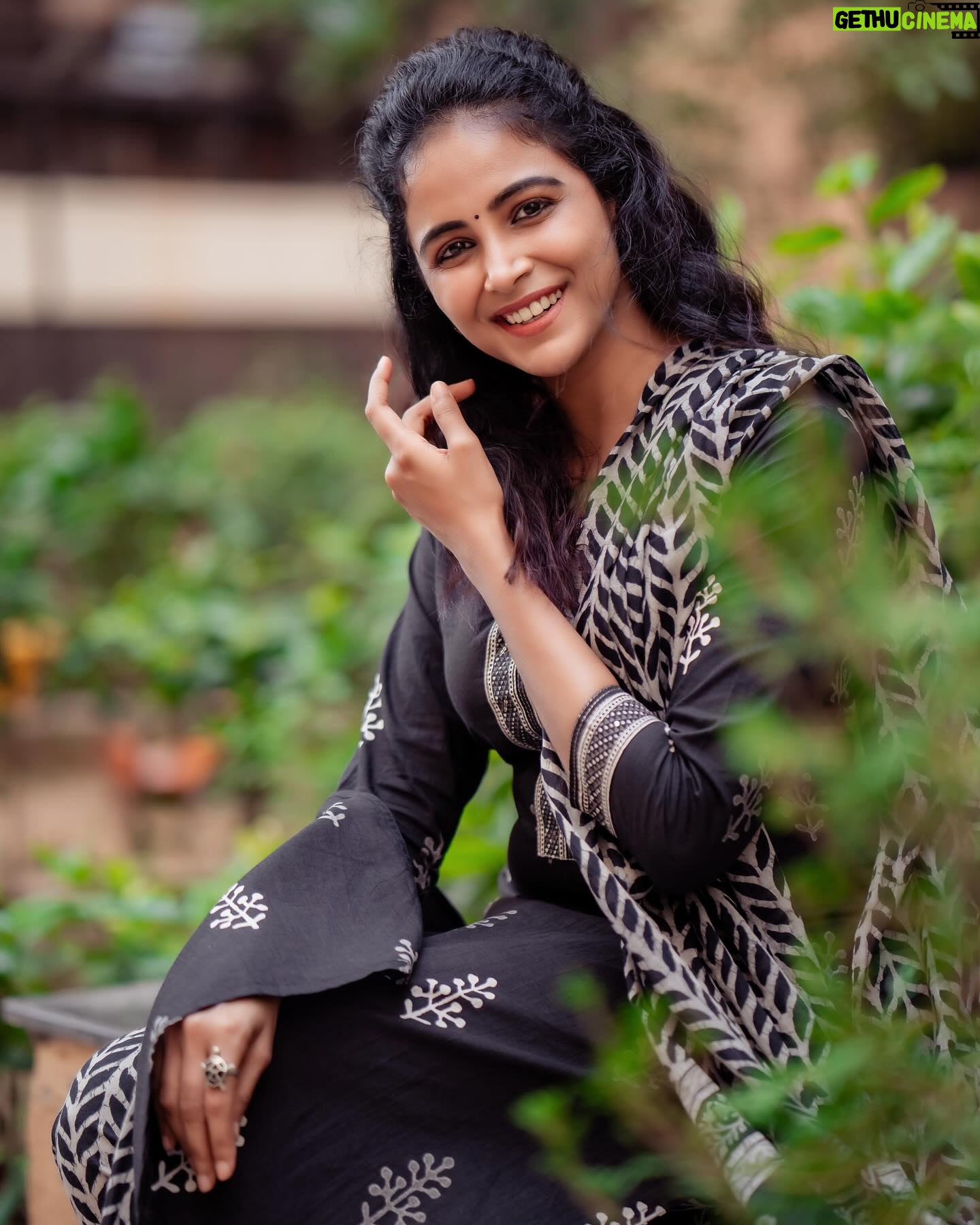 Subiksha - 3 Likes - Tradition meets style 🖤🤍
conceptualization : @arunprajeethm
MUA : @jeru_bridal_studioo
Costume : @sesha_bridalwear
Photography : @xposurestudio.in
#salwar #tradition #attractive #photooftheday #prettygirl #nomakeuplook #newpost #blackandwhite #photography
