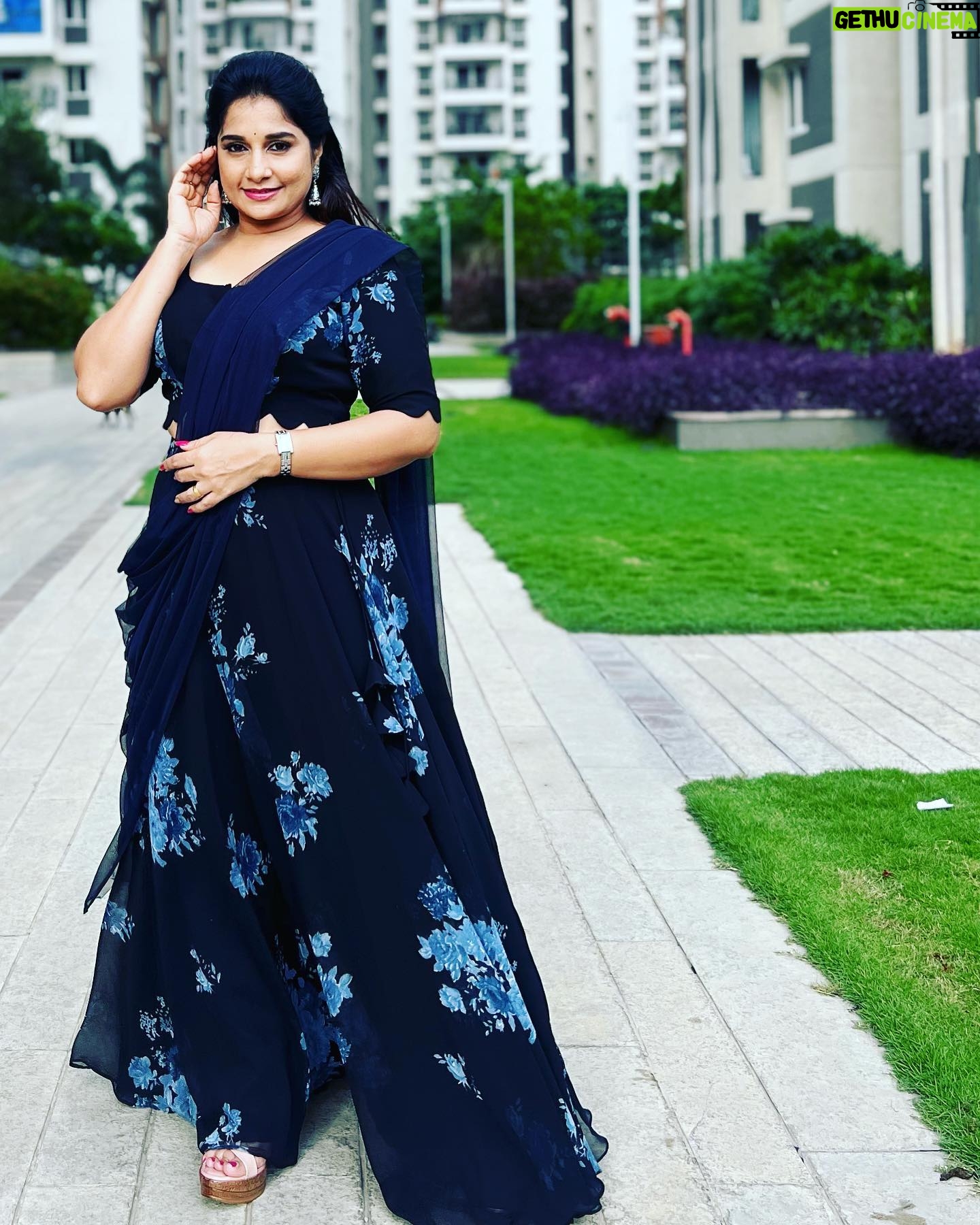 Sudeepa Pinky - 1.1K Likes - Do you remind yourself every day to stay humble ?
Do u believe that we all are unique beings shining our own beautiful light?. #randomness #blacklehengalove💗#telugu #actress #hyderabad #pinkysudeepa