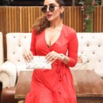 Sudeepa Singh Instagram - Keep risin’ ’til the sky knows your name…#elevatinglife ❤️. Wearing @hm jewellery by @mapra_jewellery 🤍