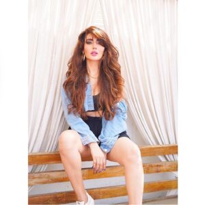 Sudeepa Singh Instagram - Post pack up mood be like👀🎶