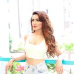 Sudeepa Singh Instagram - Summer is here!!!!💕💕super fun shoot with very talented @ibphotography27 and thank you @lovenlatte for such a pretty place!!