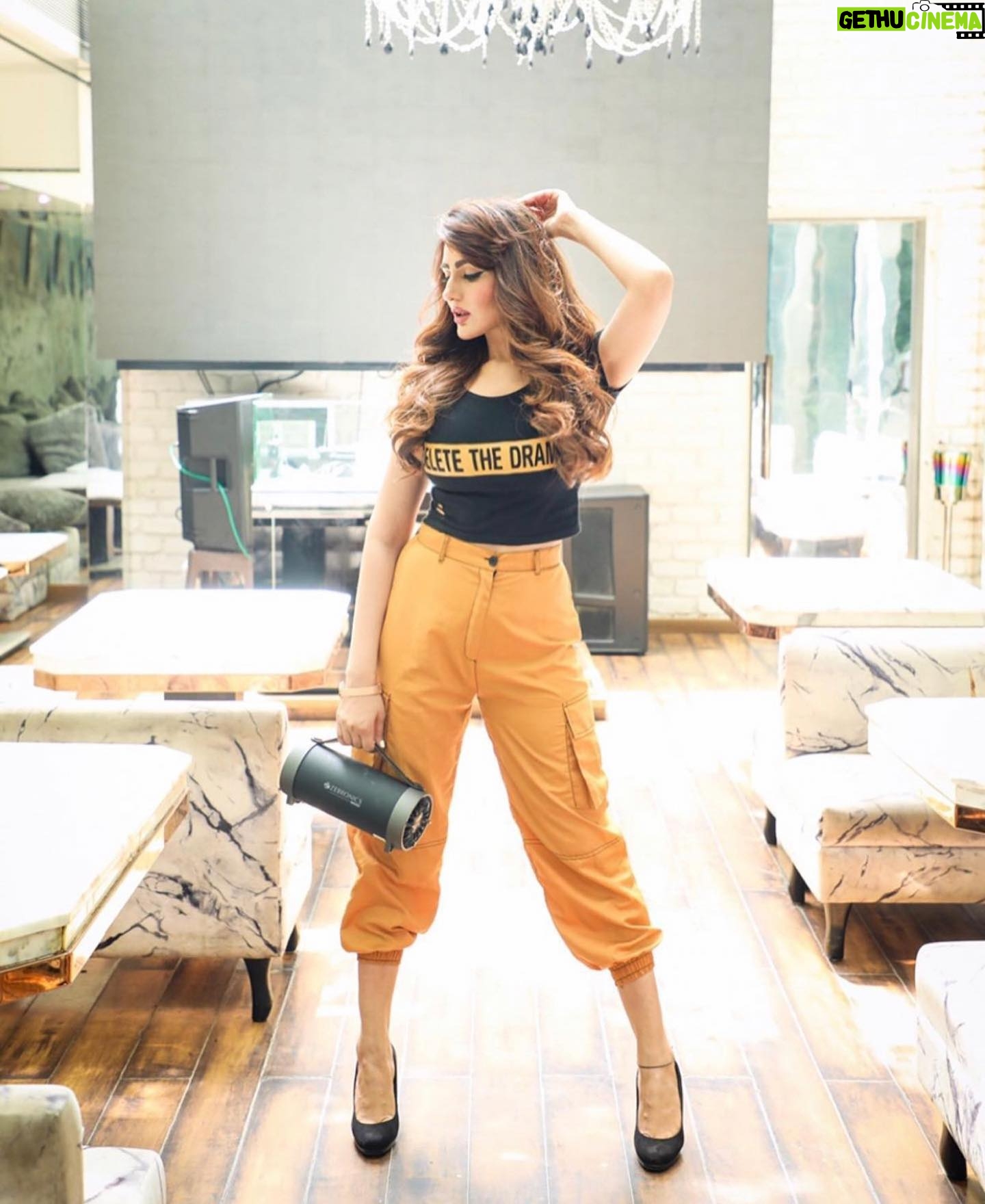 Sudeepa Singh Instagram - My love affair with music continues….🖤🎶🎼 @zebronics 📸