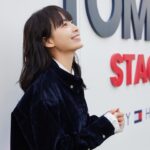 Suey Kwok Instagram - Feeling the electric energy on the Tommy stage at Clockenflap and chilling out with the soothing blue tones around me! 💙 @TommyHilfiger #TommyHilfigerHK #TommyFamily #ClockenflapVibes #BlueVibes