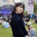 Suey Kwok Instagram - Feeling the electric energy on the Tommy stage at Clockenflap and chilling out with the soothing blue tones around me! 💙 @TommyHilfiger #TommyHilfigerHK #TommyFamily #ClockenflapVibes #BlueVibes